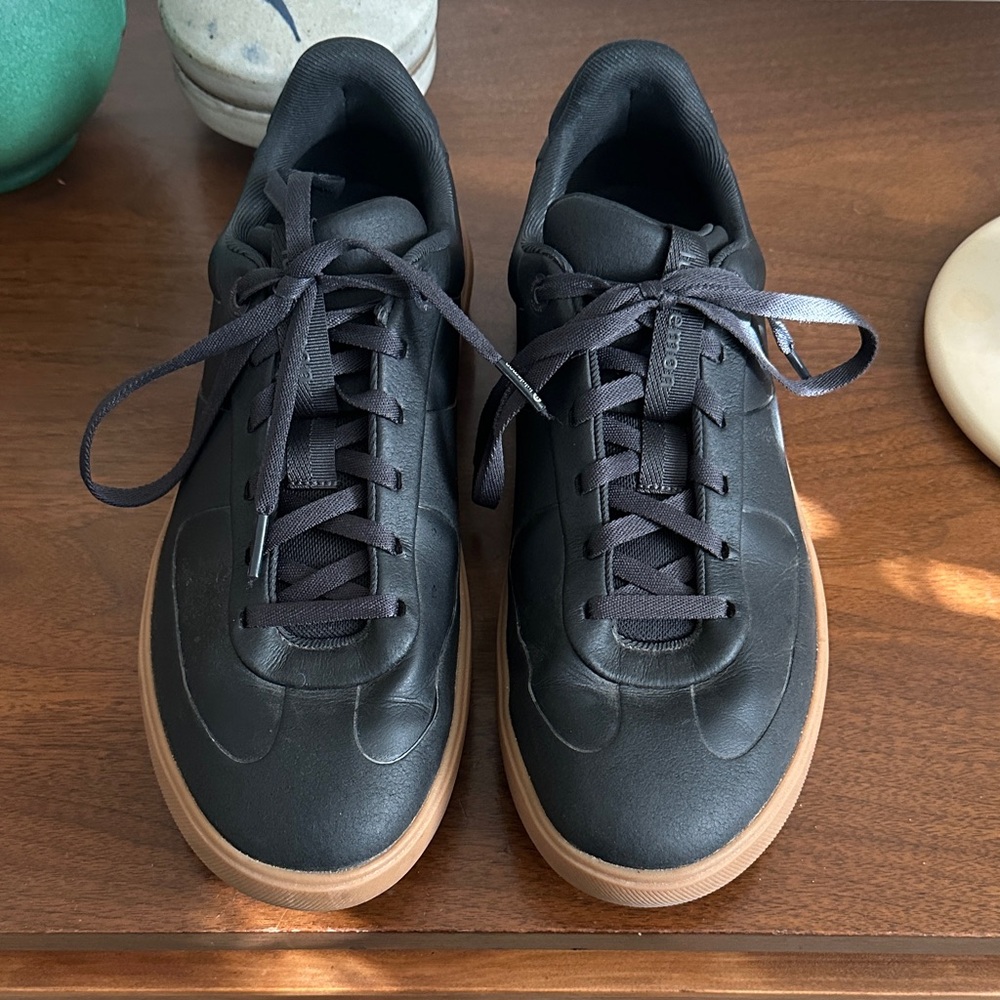 lululemon Mens Cityverse sneakers black with gumsole size 10